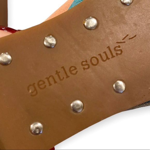 Gentle Souls Colleen Rainbow Cross Elastic Stacked Wood Wedge Heel. Size 8.5 - Picture 6 of 6